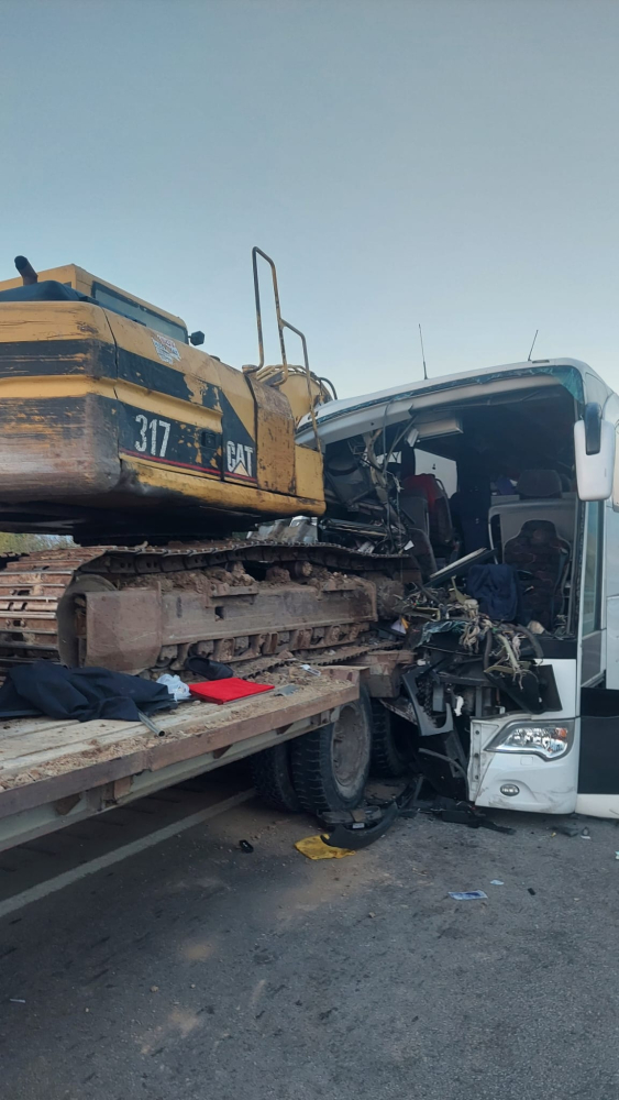 Amasya'da yolcu otobüsü tırla çarpıştı: 3 ölü, 8 yaralı